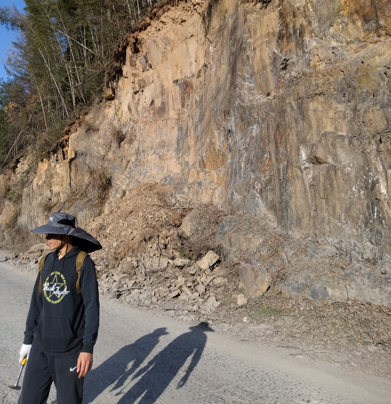 1747357711489803.png 李红利_副本.png